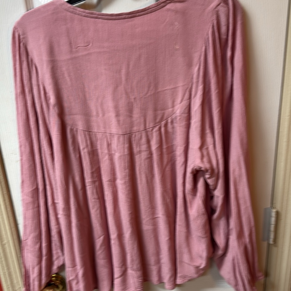 Ladies Blouse - Picture 5 of 5